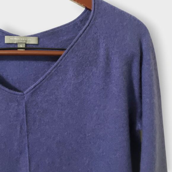 Neiman Marcus Womens Cashmere Sweater Periwinkle Blue Sz Lg *FLAWED* - Picture 4 of 14
